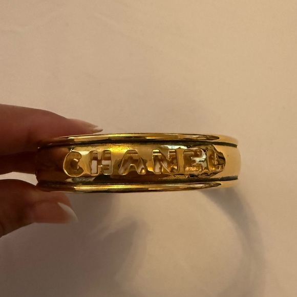 CHANEL vintage 1980s Bangle Bracelet with COA